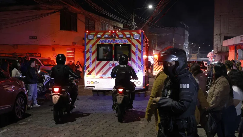 Ocho reclusos fallecen en dos motines simultáneos en