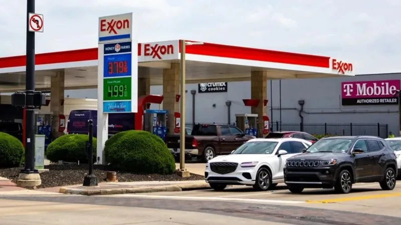 Gasolina y diésel alcanzan máximos históricos en EE.UU.