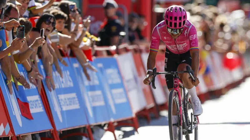 Carapaz busca hazaña en la recta final de la Vuelta a